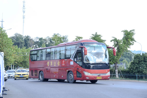 企業(yè)選擇（大巴車租車平臺(tái)）怎么用車劃算？